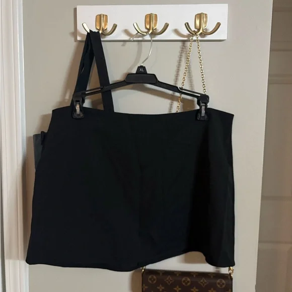 NWT Classic Black Mini Skirt - Picture 2 of 5